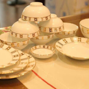 Bộ ăn Hoa dâu vẽ vàng