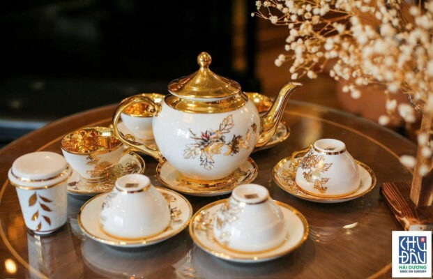 Bộ trà đại vẽ vàng