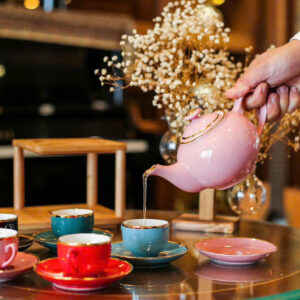 Bộ trà men màu viền vàng